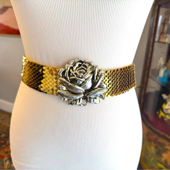 Gold Fish-scale Stretch and Silver Rose Buckle Belt - Picture 3 of 9